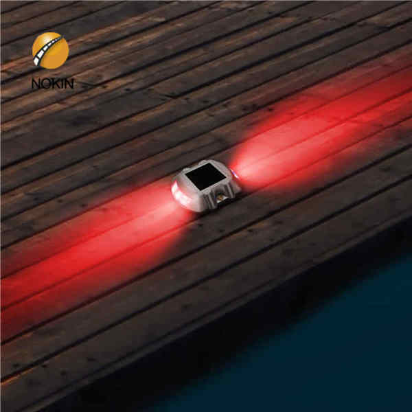 Synchronous flashing road stud light with spike manufacturer